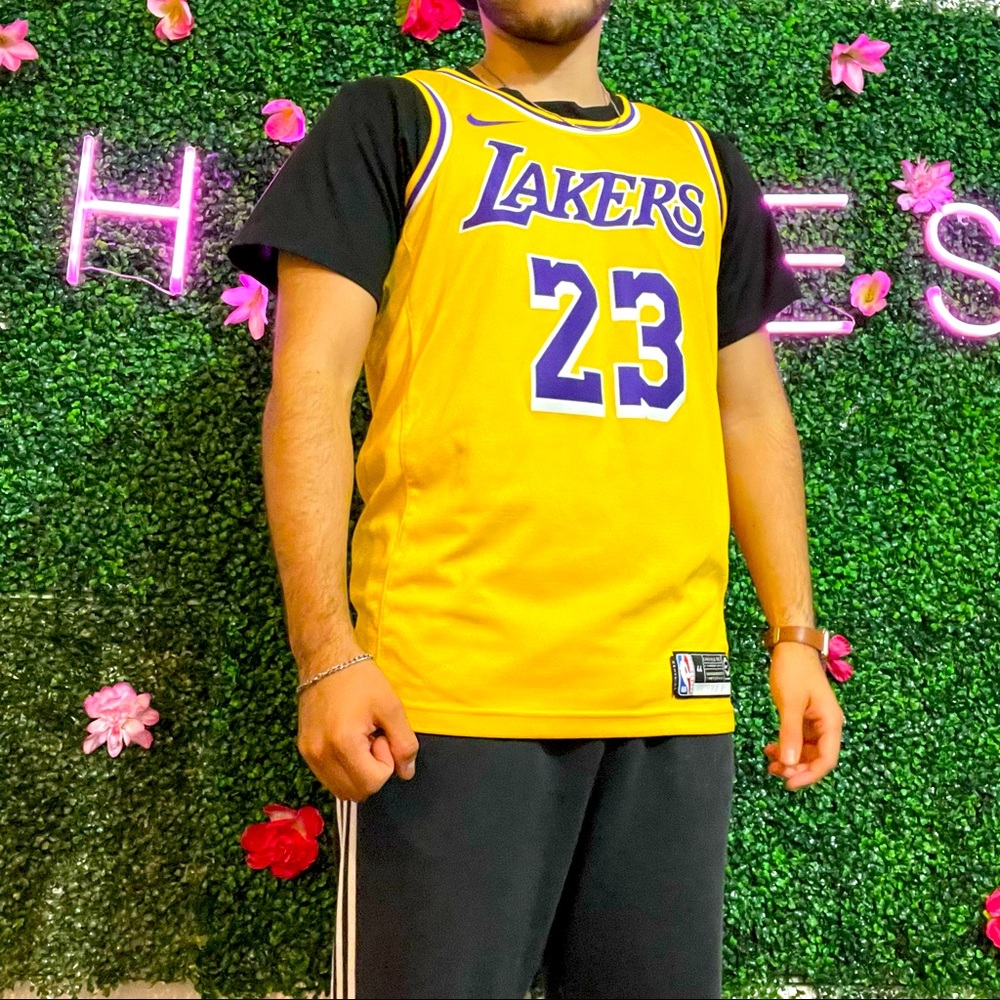 Lebron James Lakers Nike jersey size M
